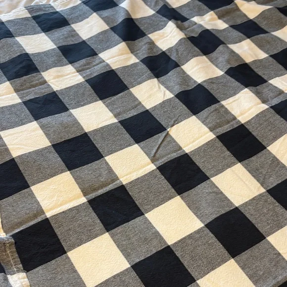 Buffalo Checkered tablecloth - Black and off White - Picture 2 of 2